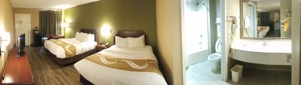 Standard Room, 2 Queen Beds photo 3