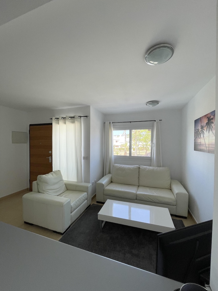 Apartment photo 2