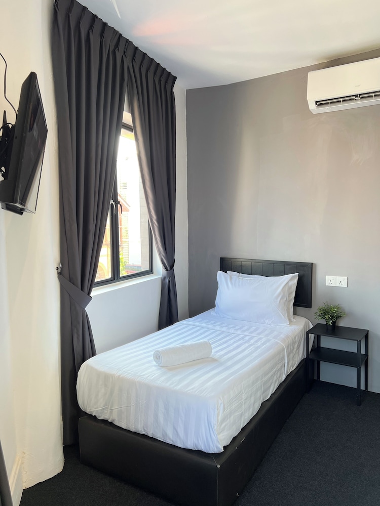 Deluxe Single Room with Shared Bathroom, Non Smoking