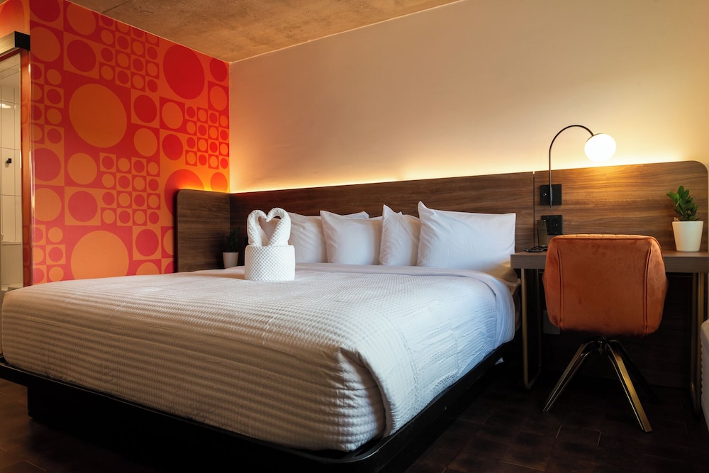 Standard Room, 1 King Bed