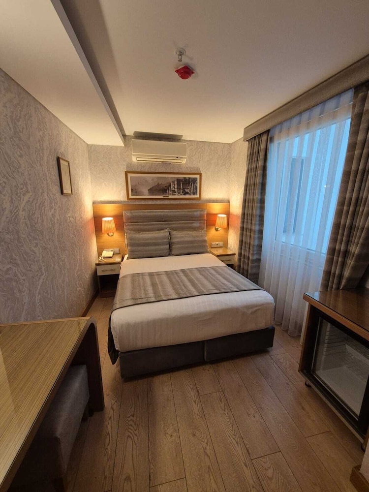 Economy Double Room photo 1