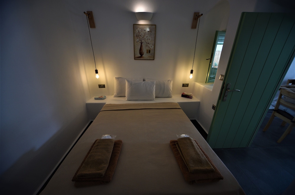 House, 2 Bedrooms (Erato)