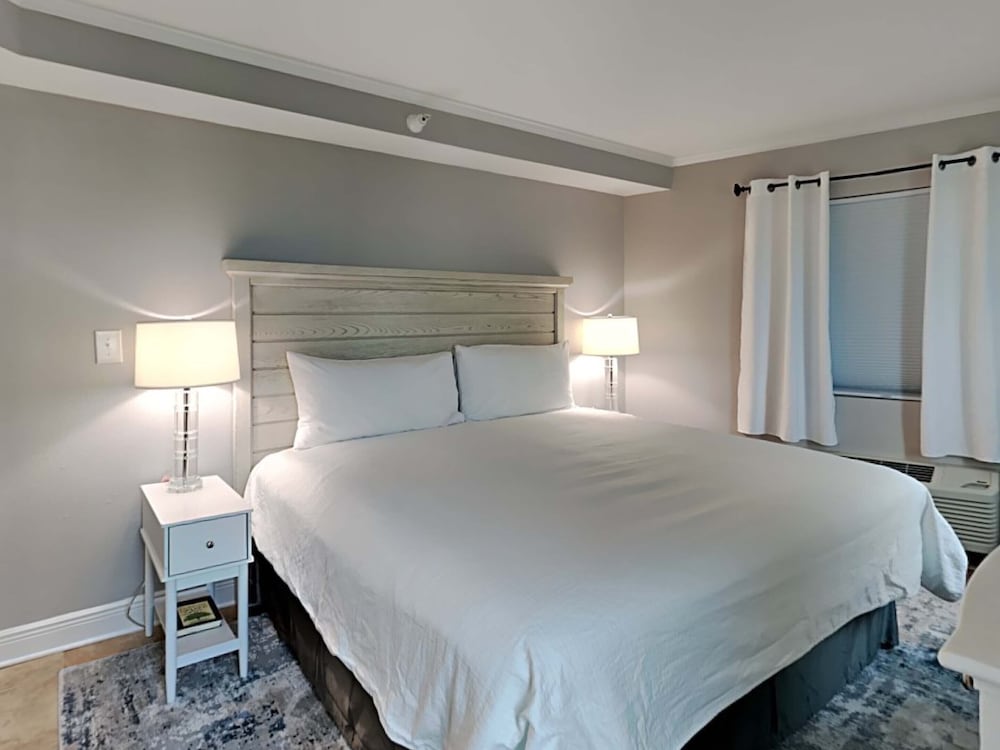 Condo, Multiple Beds, Balcony, Ocean View (#11 - No Pets) photo 1