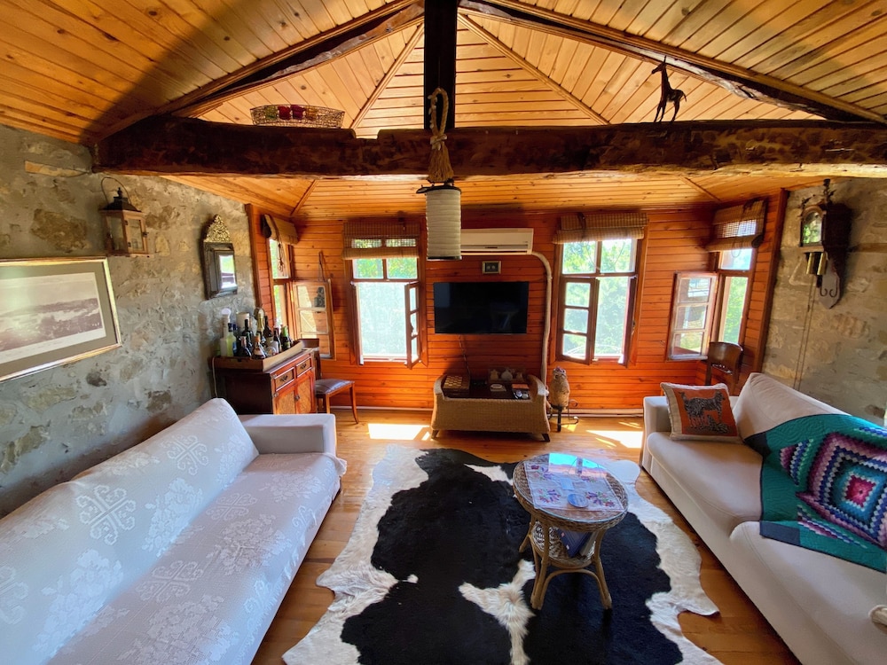 Suite, Partial Sea View photo 1
