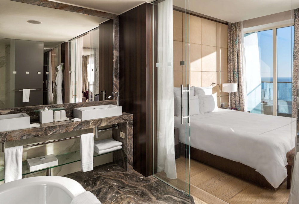 Swiss, Signature Room, 1 King Bed photo 2