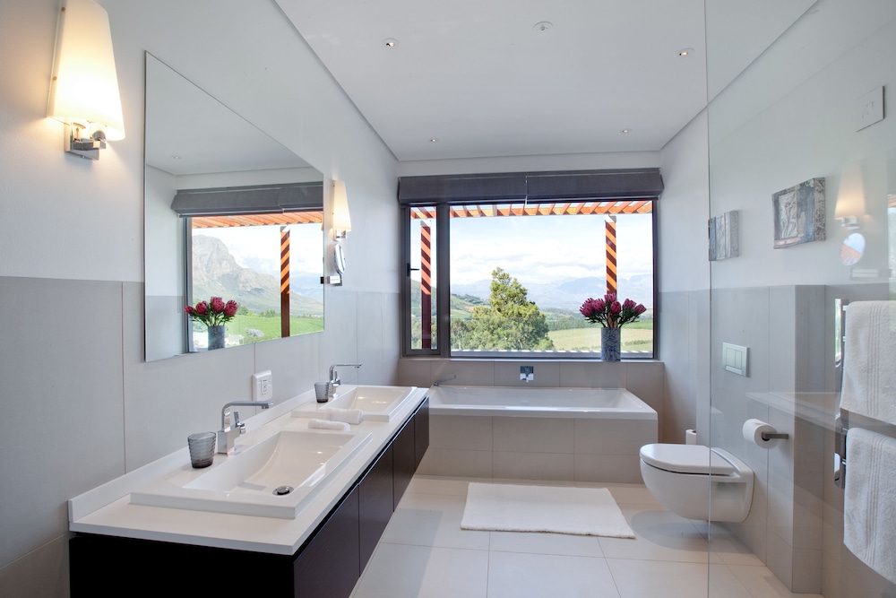 Luxury Room - Photo 6