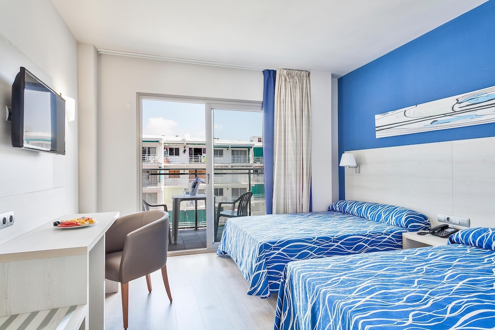 Double Room (1 Adult)