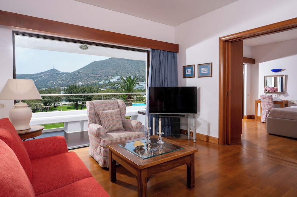 Family Hotel Suite Sea View (Two-Bedroom) - Photo 3