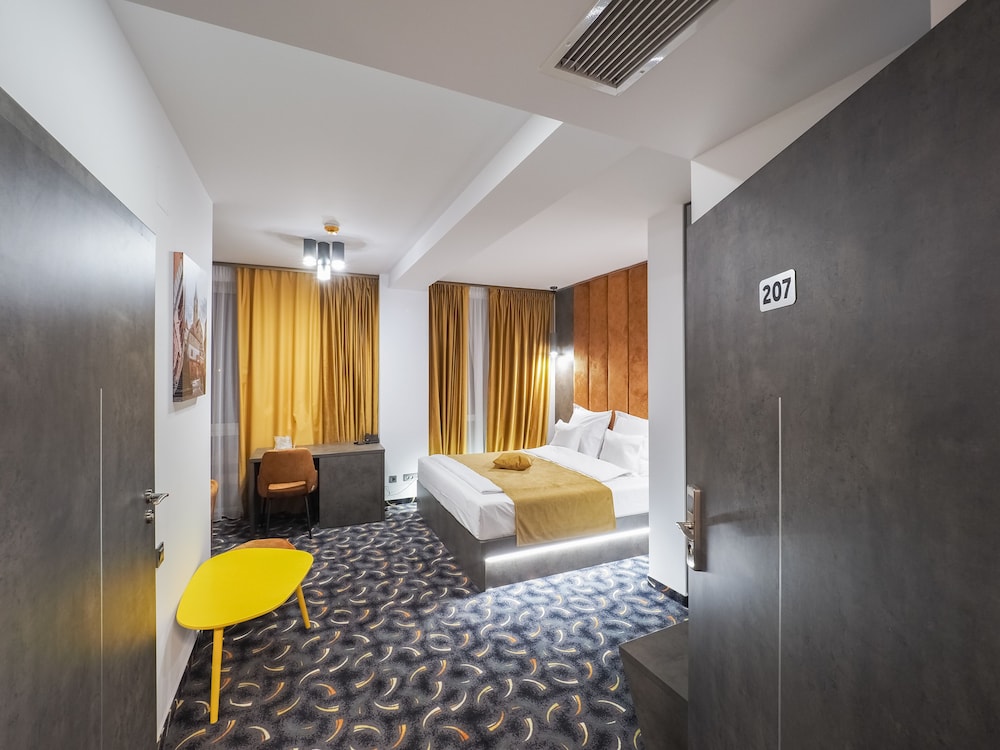 Basic Double Room photo 2