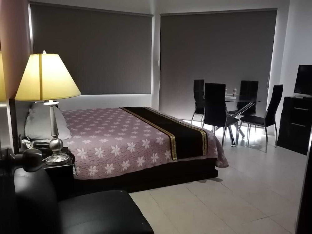 Standard Room, 1 King Bed photo 1