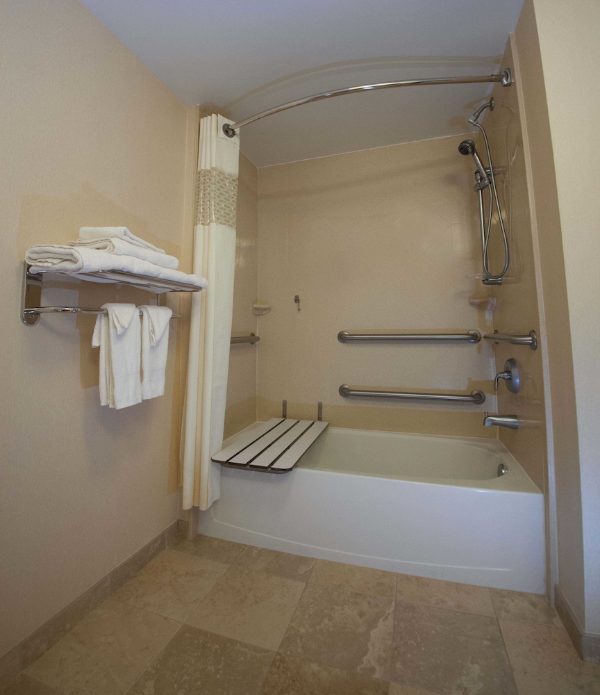 Room, 1 King Bed, Accessible, Non Smoking - Photo 2