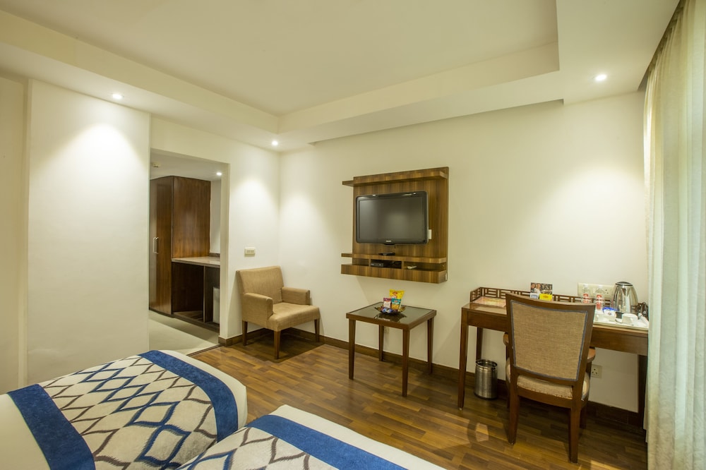 Suite Room - Photo 10