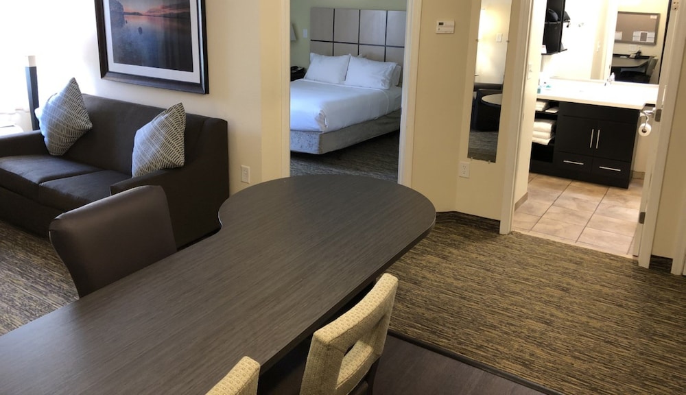 Suite, 1 Bedroom (1 Queen Bed) - Photo 1