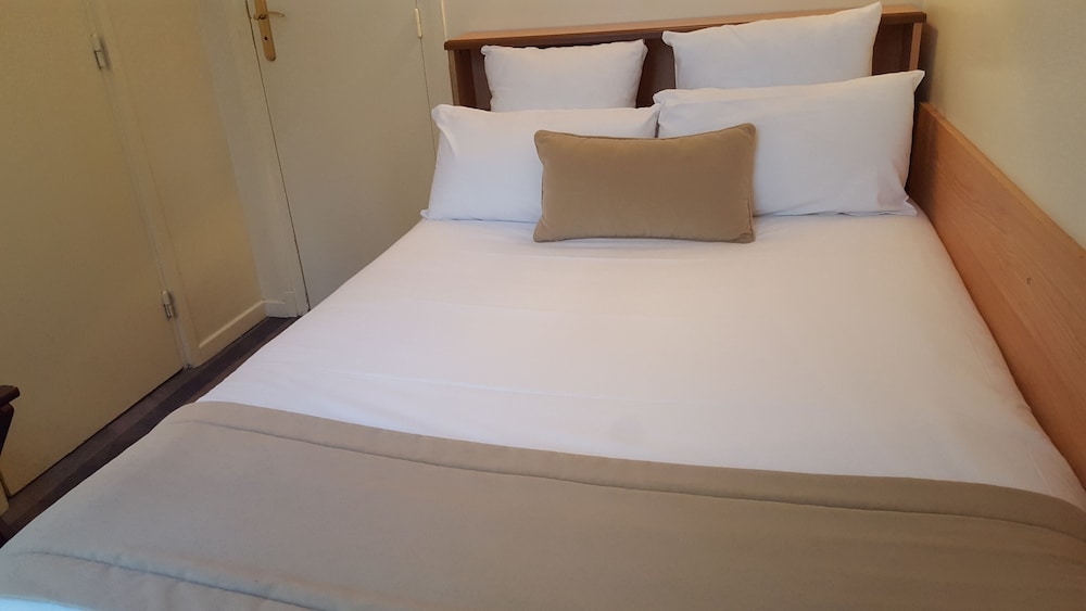 Standard Single Room, 1 Large Twin Bed photo 2