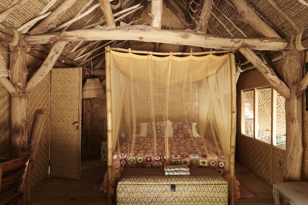 The Robinson and Crusoe House photo 3