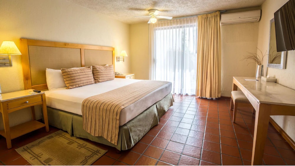 Ambassador Suite - Photo 4