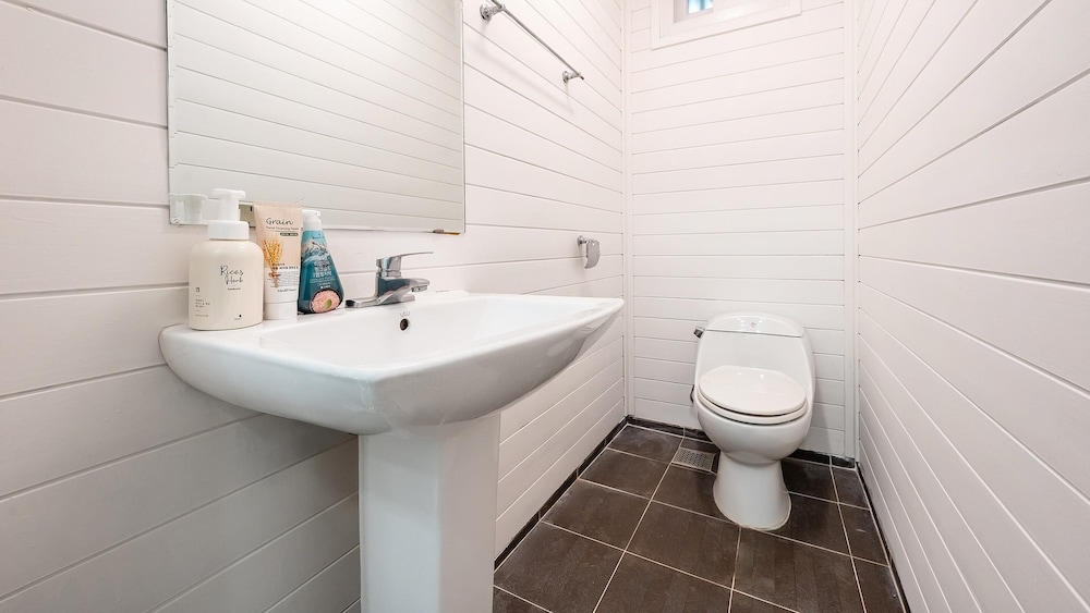 Basic Room, 1 Bedroom (Biggle) - Photo 12