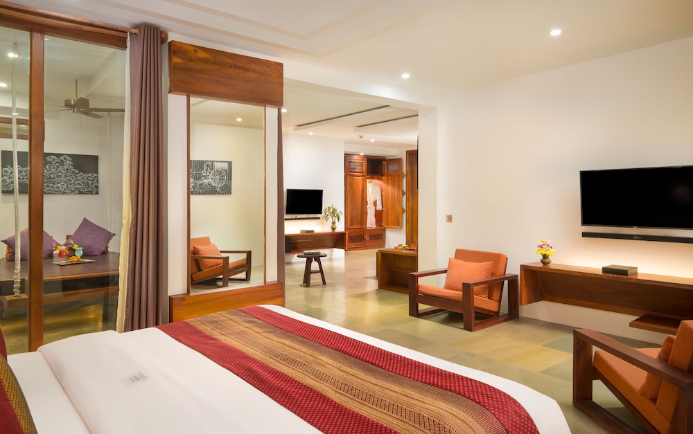 Royal Suite, Living Area, Balcony, City View photo 3