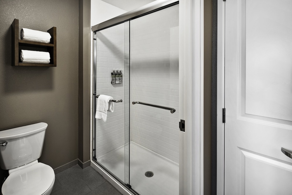 Suite, 2 Double Beds, Kitchen - Photo 5
