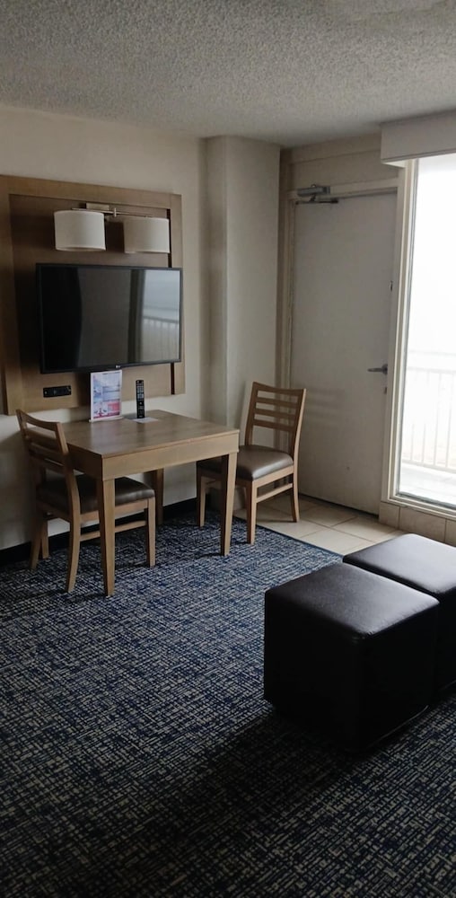 Suite, Multiple Beds, Accessible, Non Smoking - Photo 1