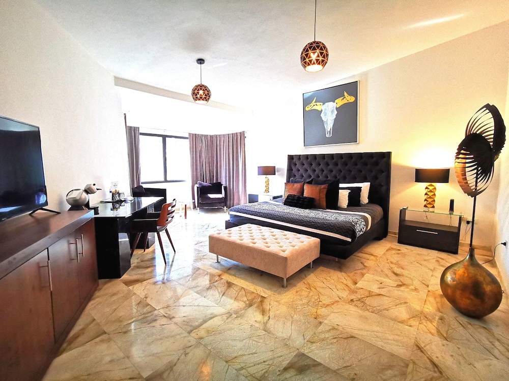 Black Diamond Suite photo 1