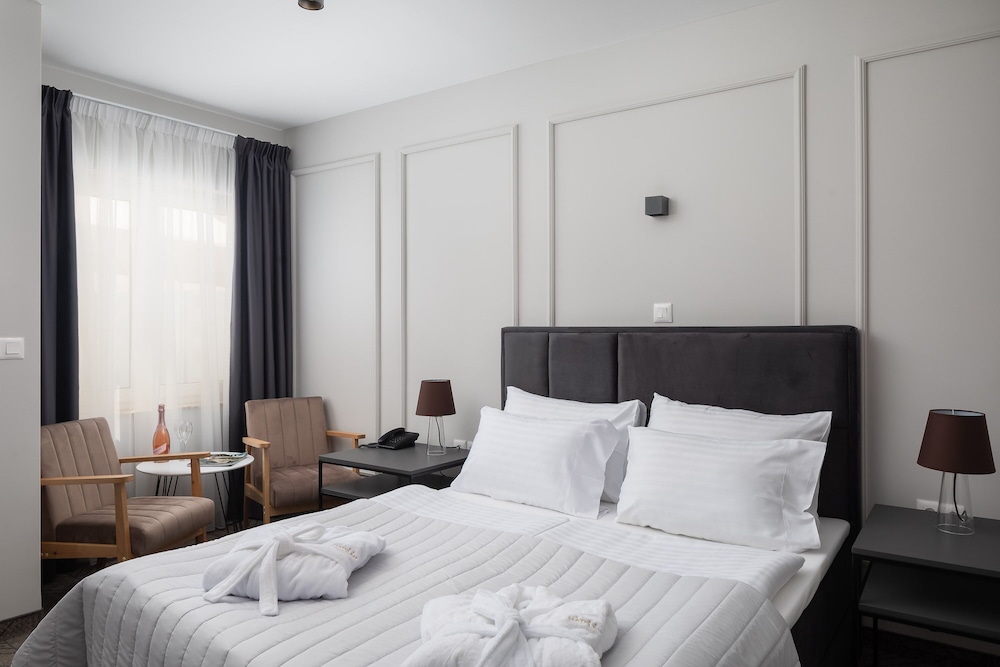 Deluxe Room, Sea Side - Photo 1
