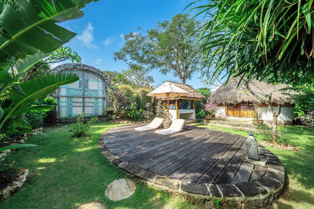 Deluxe Bungalow, Garden View photo 1