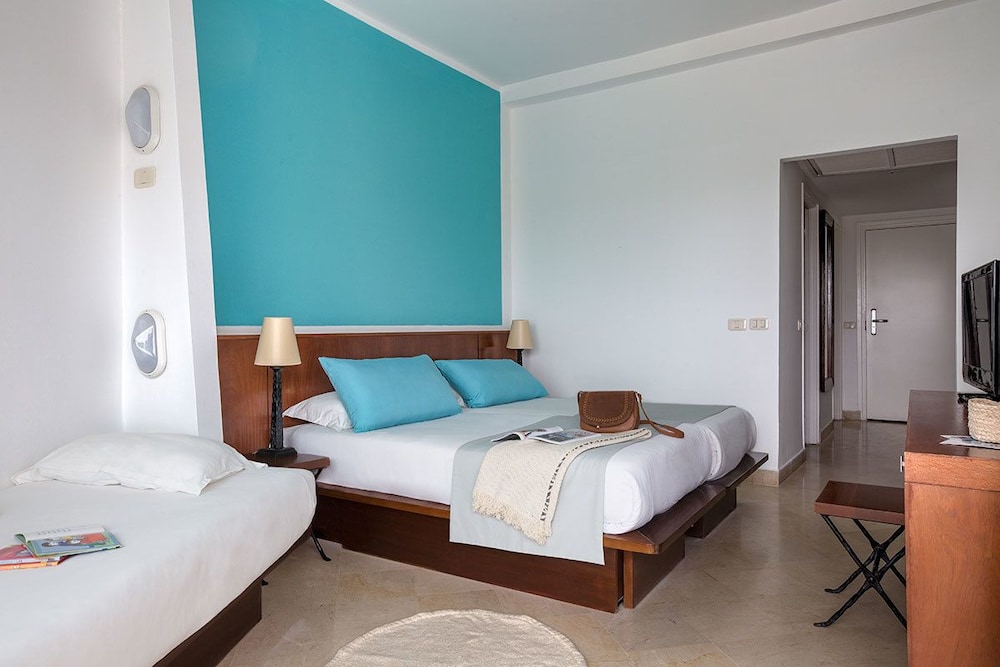 Standard Triple Room, Garden View photo 2