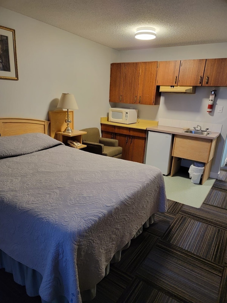 Family Room, 2 Queen Beds, Non Smoking
