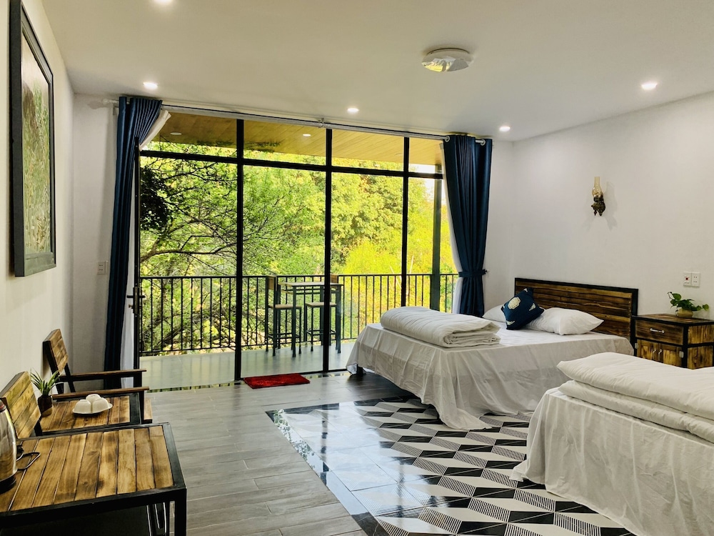 Deluxe Quadruple Room, Mountain View photo 1