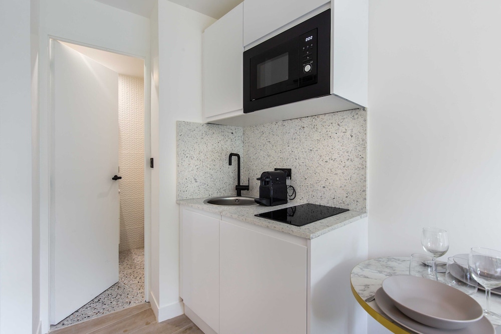Apartment photo 2