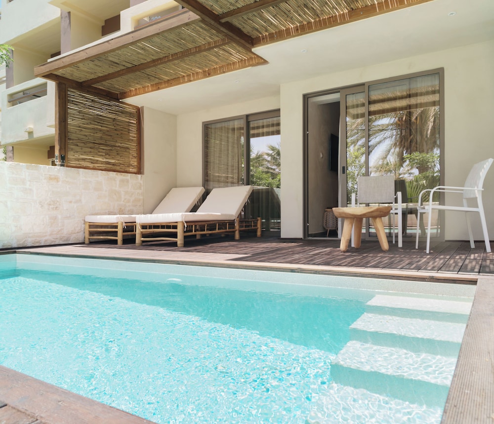 Cozy Nest with Private Pool