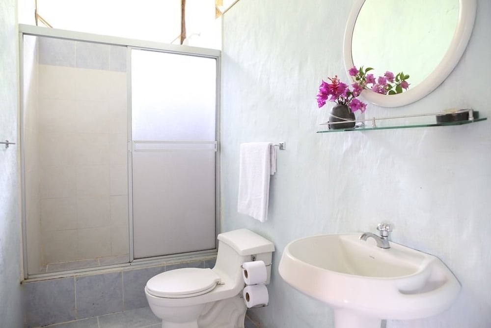 Comfort Cabin, 1 Queen Bed, Ensuite, Ocean View photo 1
