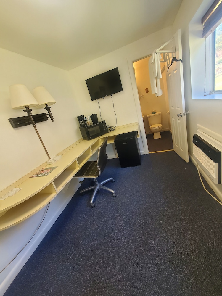 Basic Single Room photo 2