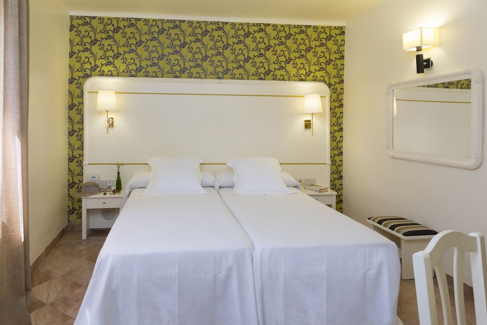 Standard Double Room - Photo 4