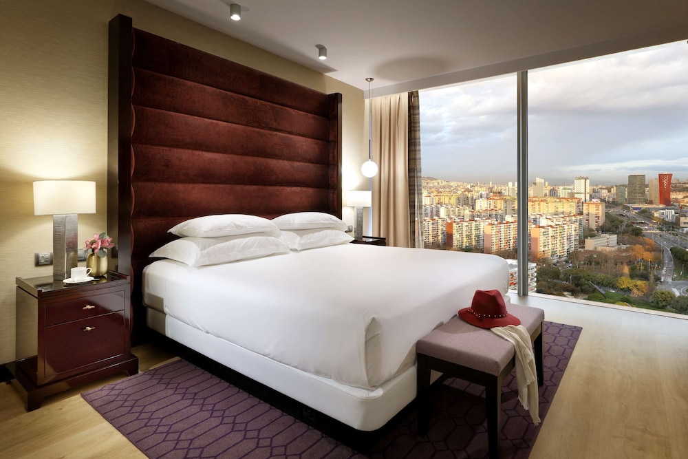 Executive Suite, 1 King Bed with Sofa bed (Regency)