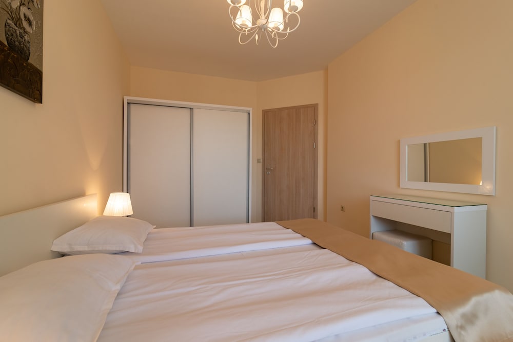 Apartment, 1 Bedroom, Balcony photo 2