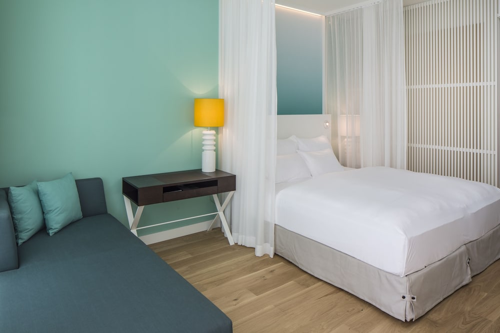 Superior Room, Balcony, Partial Sea View