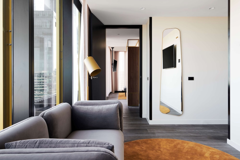 Skyline View Plus King (Weekly Housekeeping) - Photo 5