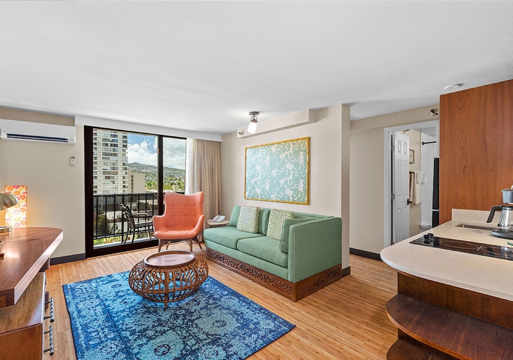 Suite, 1 Bedroom, Kitchenette, Mountain View - Photo 1