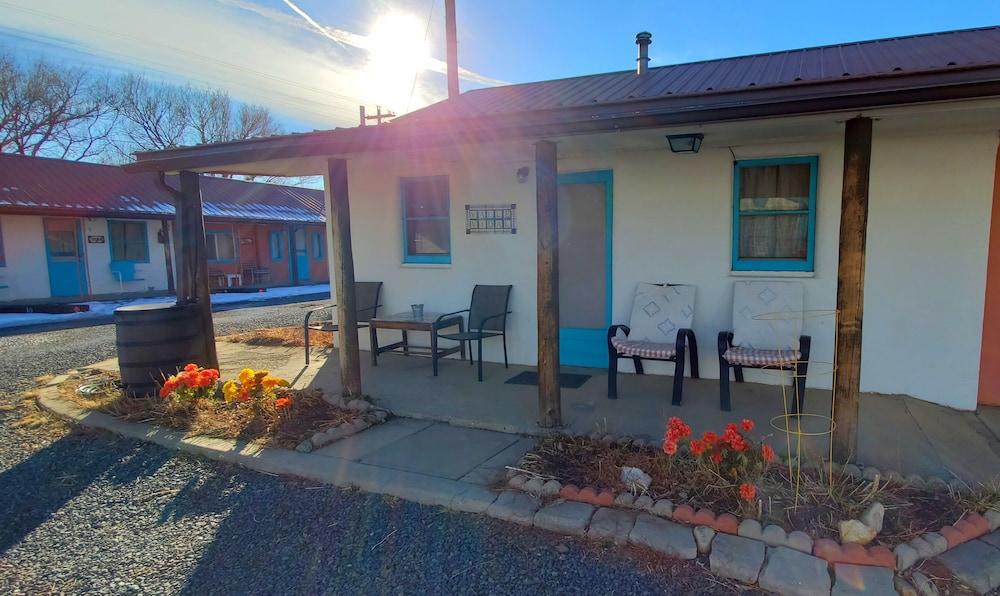 2 Bedroom Suite With Kitchenette photo 3