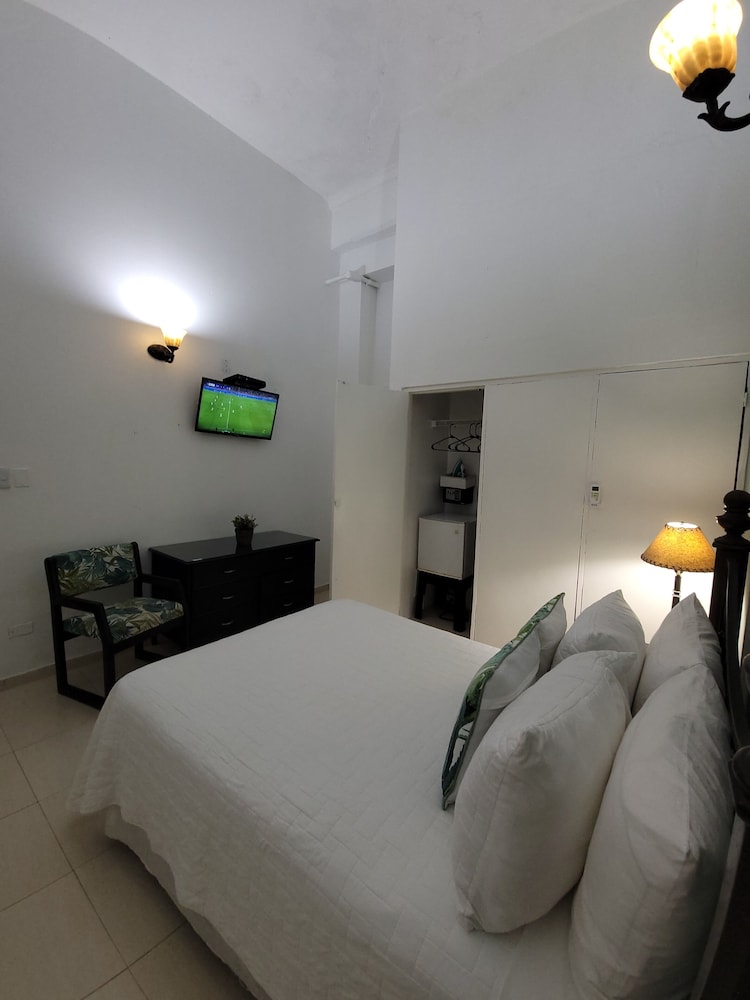 Economy Single Room, 1 Double Bed photo 2