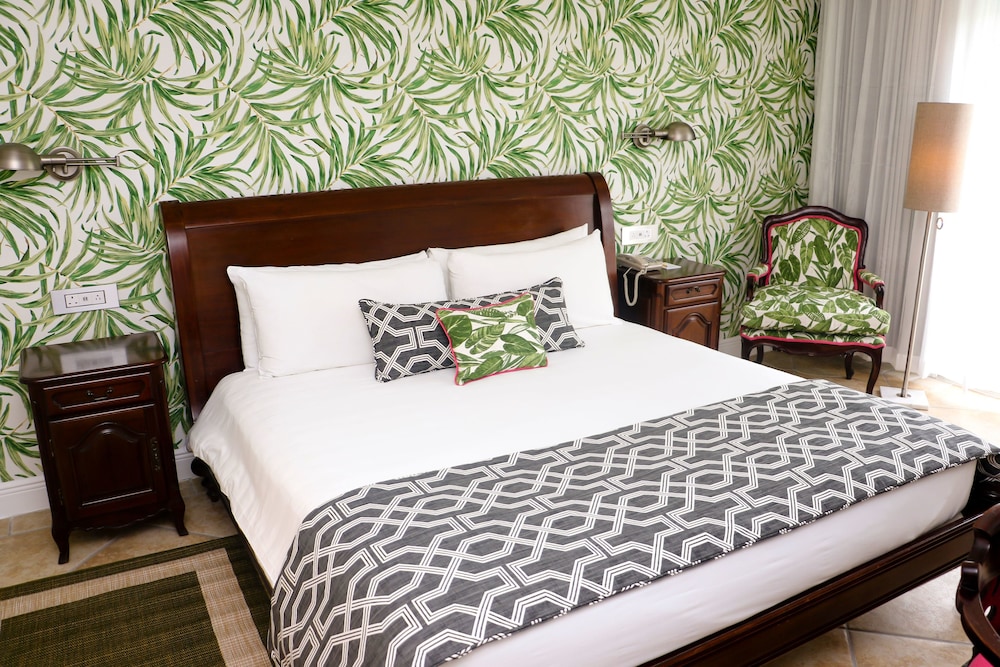 Standard Room, Pool View - Photo 18