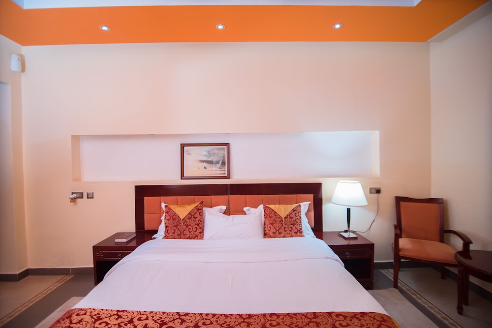Deluxe Room - Photo 1