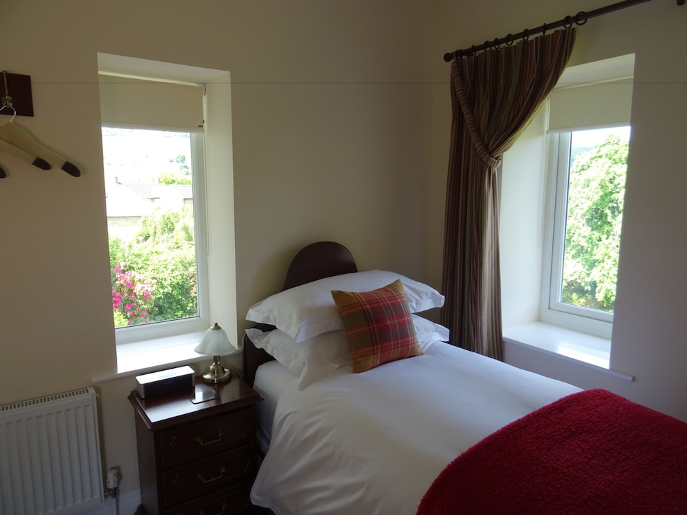 Twin Room, Hill View photo 2