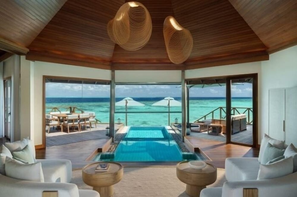 Two Bedroom Ocean Pavilion with Indoor-Outdoor Pool photo 2
