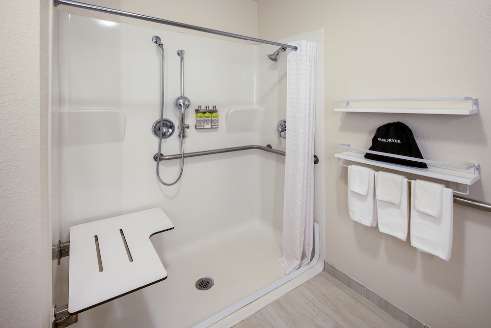 Studio Suite, 2 Double Beds, Accessible (Communications) - Photo 4