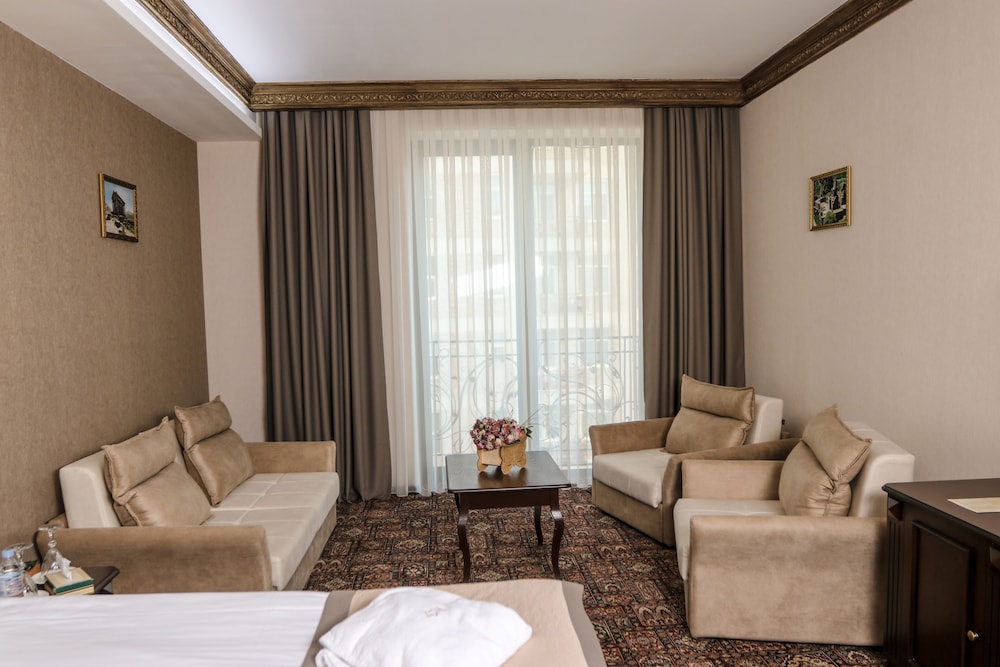 Family Triple Room photo 3