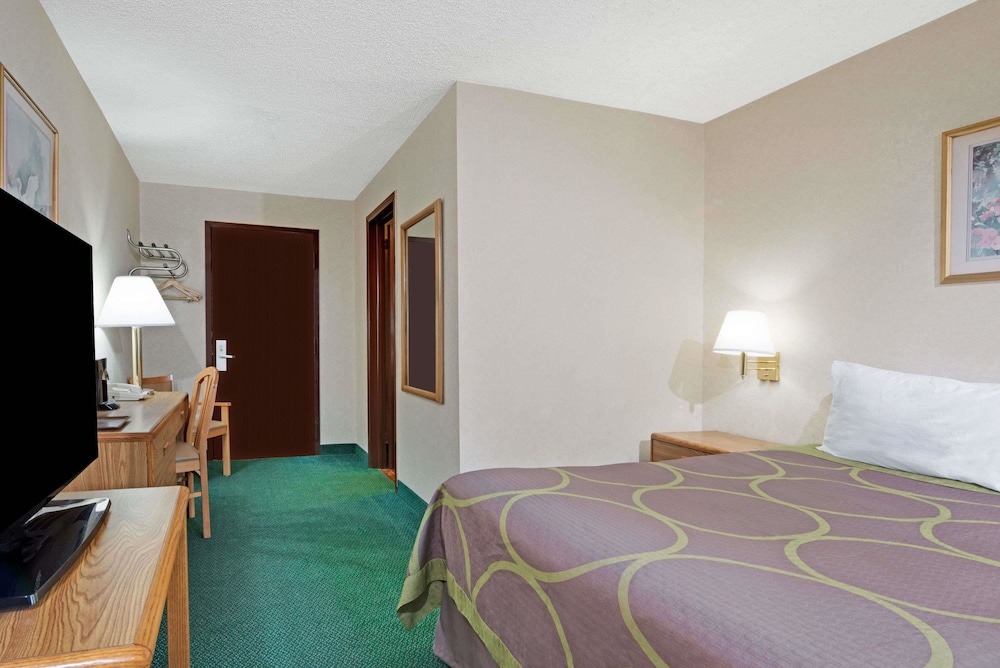 Room, 1 Double Bed, Non Smoking - Photo 3