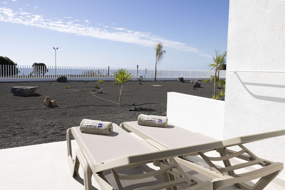 Junior Suite (Ocean Front View) photo 2